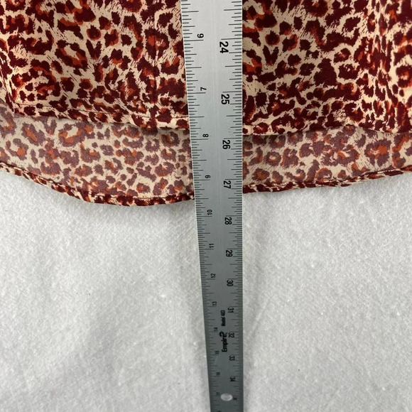 H&M Button Up Tops Women Sz 4 Burgundy Ivory Leopard Print Collared Long Sleeves - Picture 4 of 12